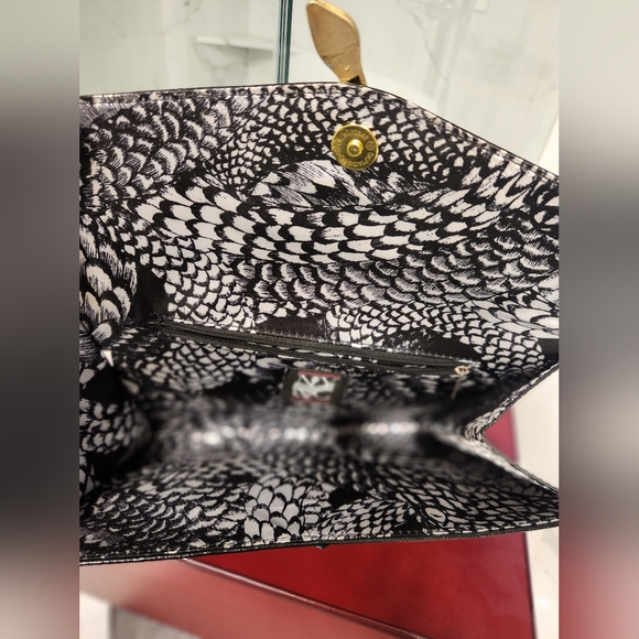 Gold Snake Cluch with black leather NY & Co. New - Picture 2 of 3